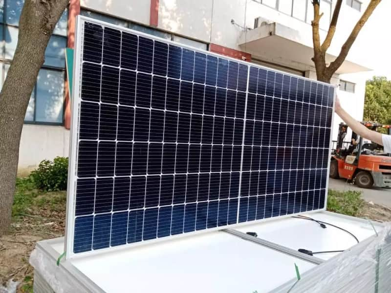 bifacial solar panel